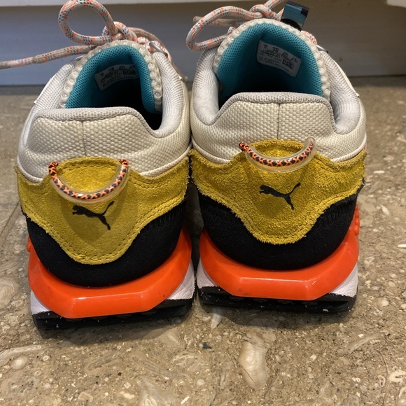 Puma City Rider - size 6 youth/ 38 EU - Picture 3 of 7